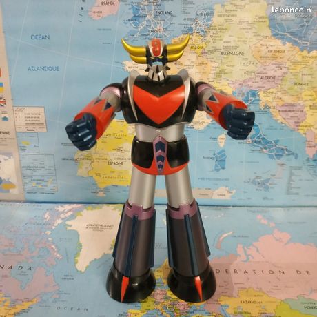 UFO Goldorak Grendizer figurine vinyle Commander Iara 23 cm - Highdream