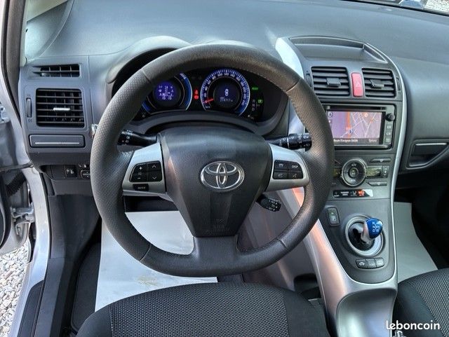 Toyota Auris Hybride 136h Dynamic 15 (image 8)