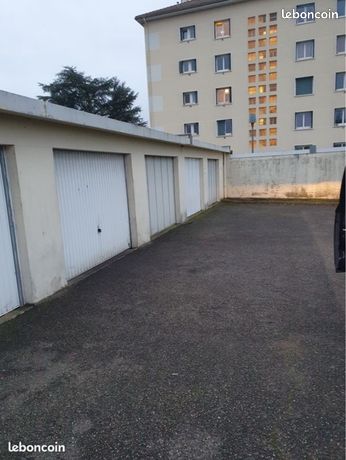 https://img.leboncoin.fr/api/v1/lbcpb1/images/a9/50/53/a95053dff186775a5abf3de13b1d117bddf1e7f3.jpg?rule=ad-image
