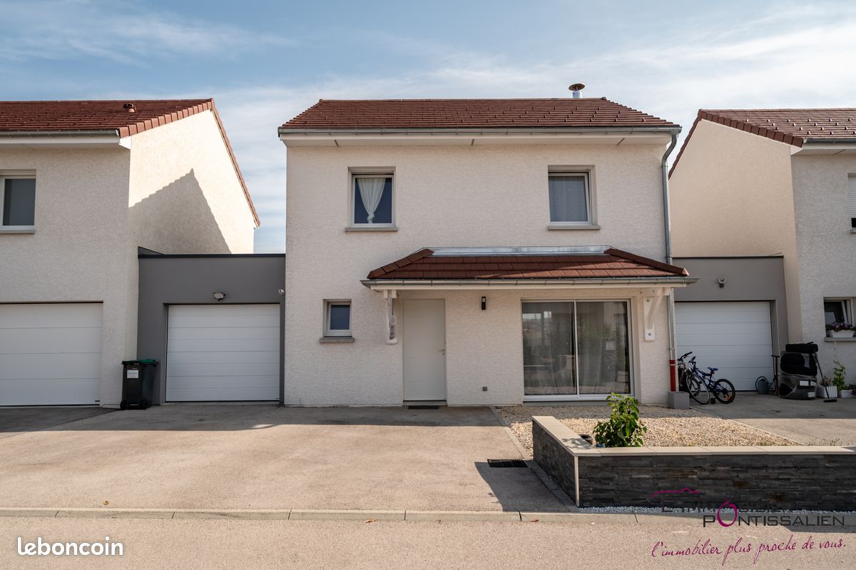 Maison 5 pièces 97 m² · à Houtaud · 97 m² · 365 000 €