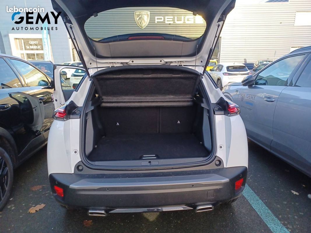 PEUGEOT 2008 Hybrid 145 e-DCS6 GT (image 6)