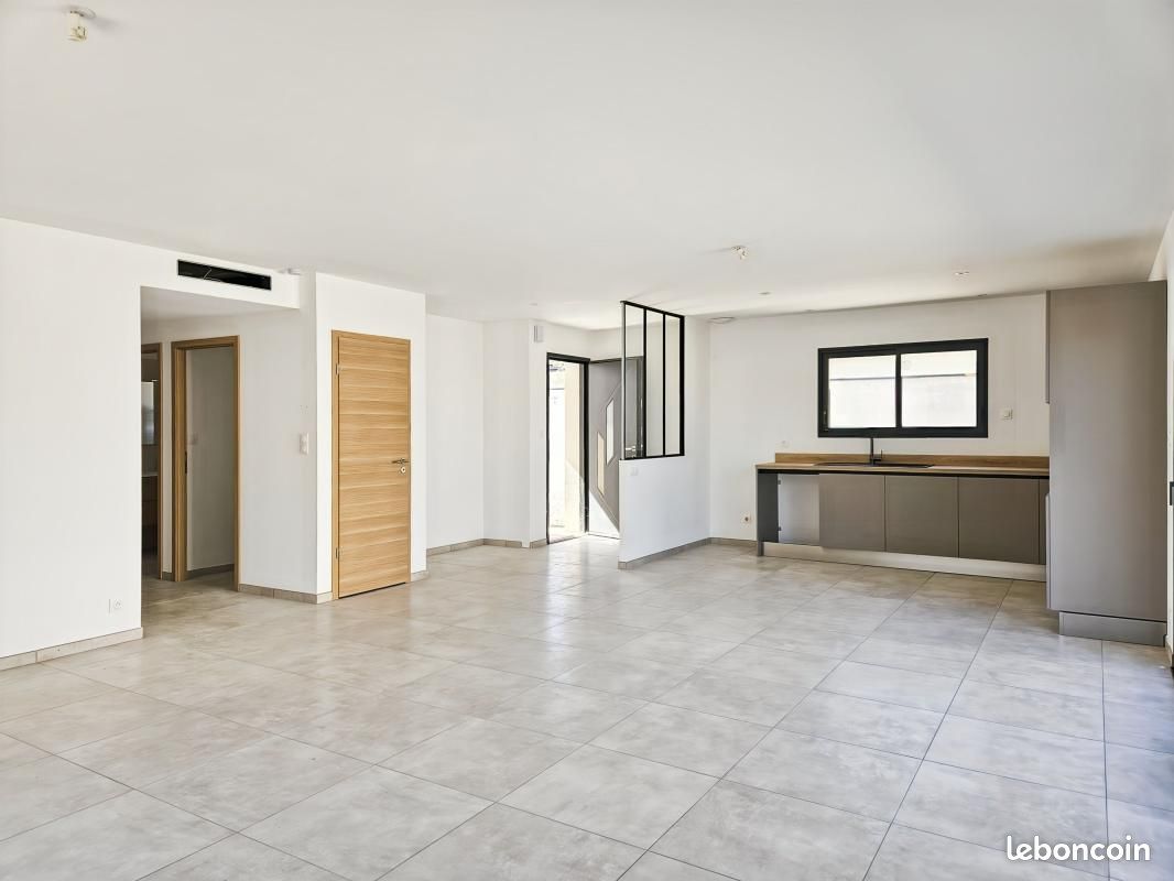 Maison 4 pièces 98 m² · à Fenouillet · 98 m² · 370 000 €