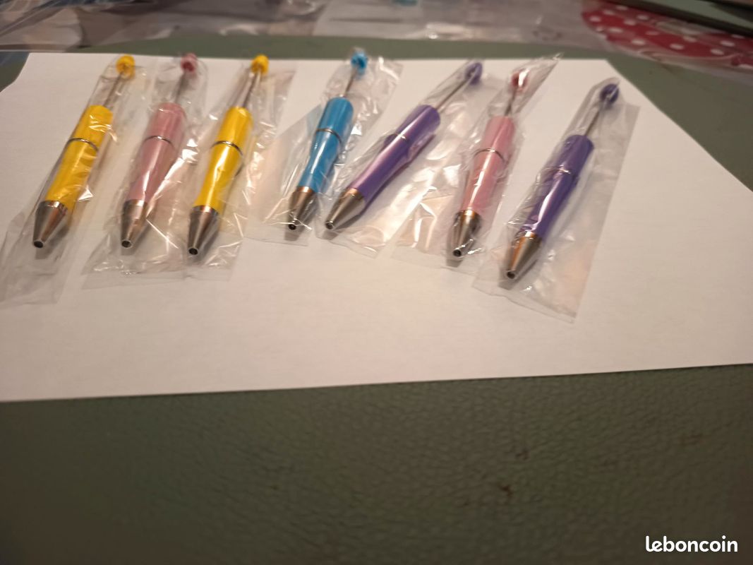 DASTTUIS Kit De 150 Pièces De Stylos à Perles DIY – 50 Stylos à Bille En Plastique