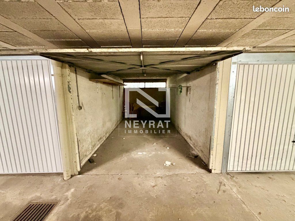 Parking 15 m² · à Chalon-sur-Saône · 15 m² · 12 000 €