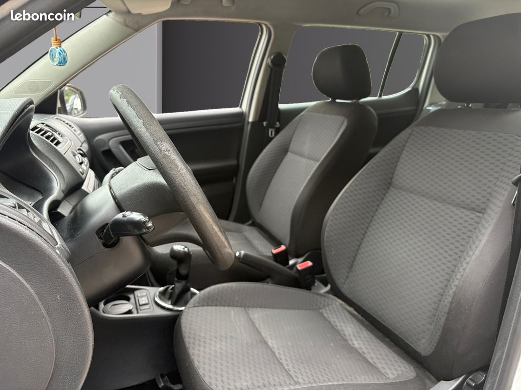 SKODA FABIA II 1.4 TDI 90 AMBITION 90Ch Garantie 12 mois (image 9)