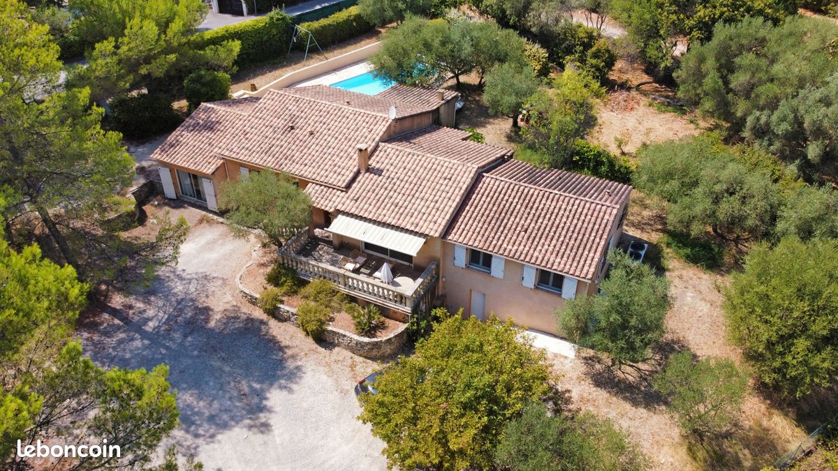 Maison 7 pièces 222 m² · à Solliès-Toucas · 222 m² · 585 000 €