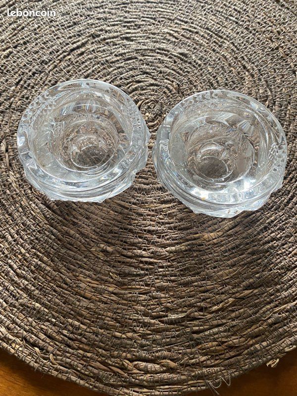 Lot De 2 Bougeoirs Verrerie D’Art Signés – Hauteur 32 Et 26 Cm