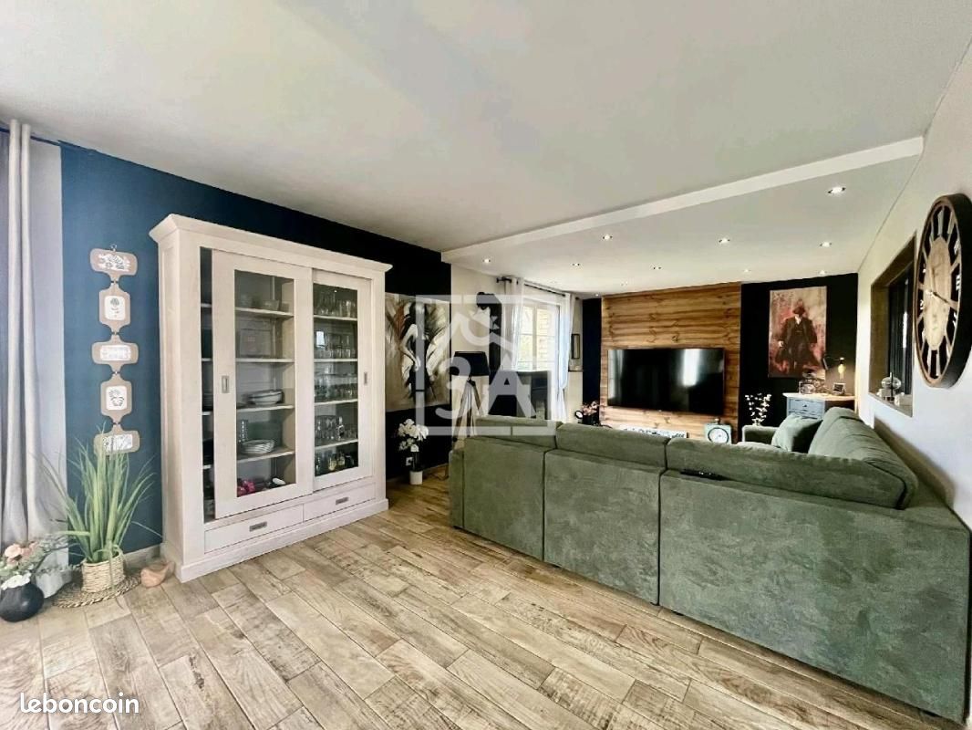 Maison 8 pièces 182 m² · à Lumbres · 182 m² · 349 900 €