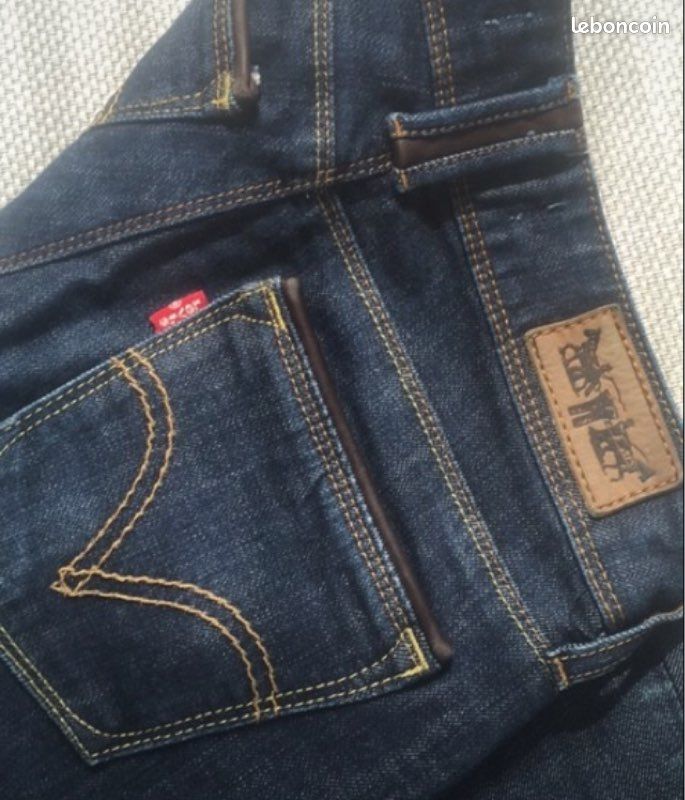 Levis’ slim 571 (image 1)