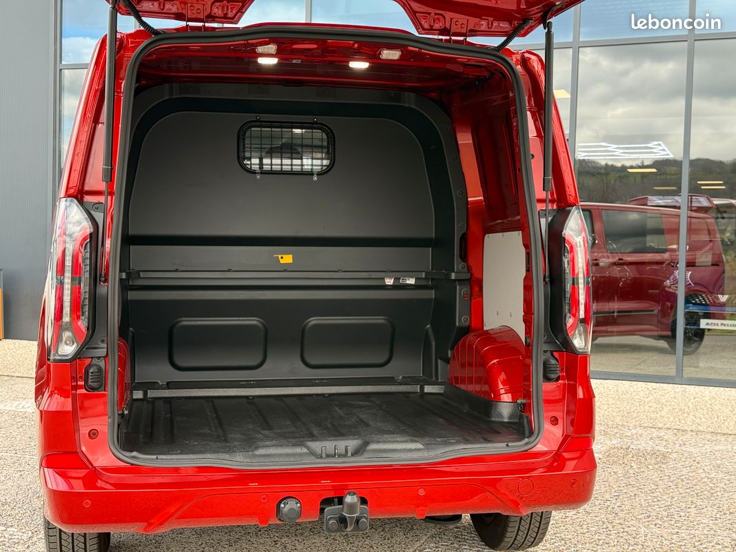 39 990 ht ford transit custom l1h1 cabine approfondie 170 ch bva8 sport. 9 900kms. 01/2025. 5 places (image 7)