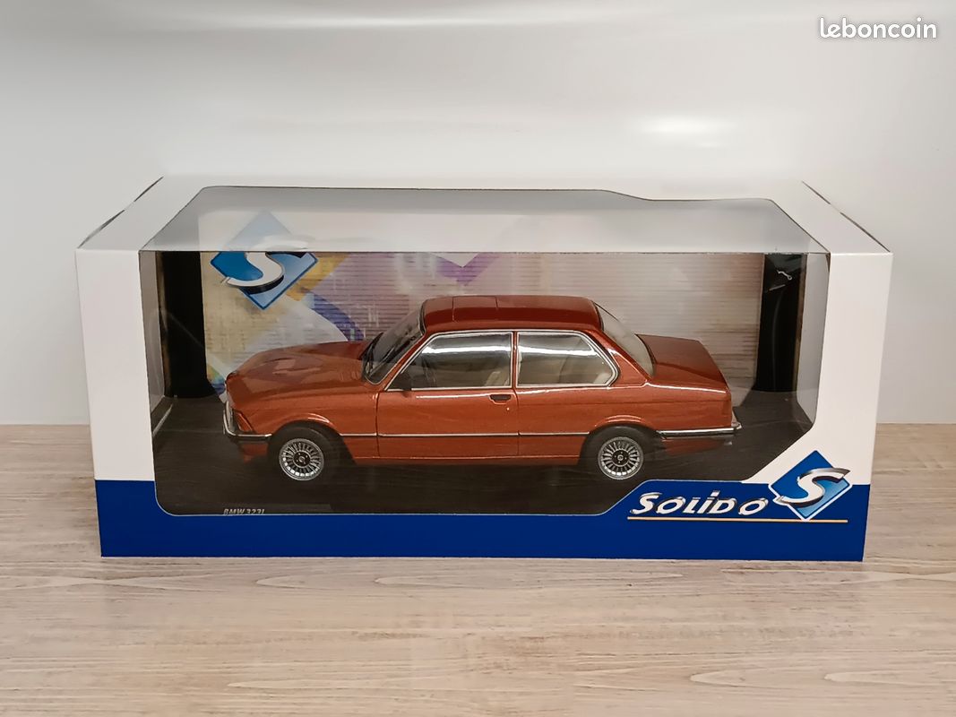 Rare - Au 1/18e BMW 528 Métal Solido