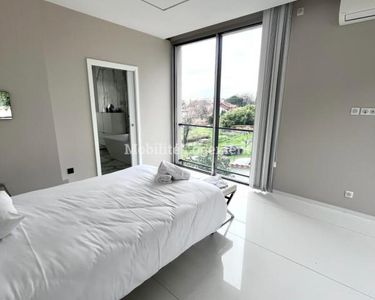 Maison 1 250 000 € - 251 m²