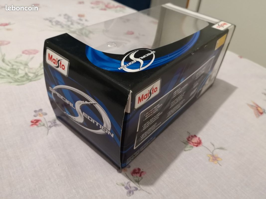 Miniature Lamborghini 1/24 (image 6)