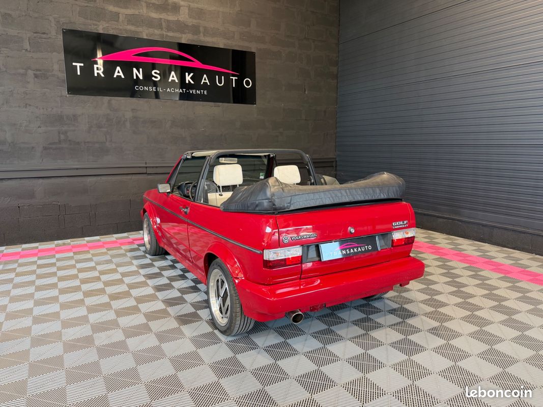 VOLKSWAGEN GOLF CABRIOLET 1.8 90ch - MOTEUR REFAIT 5000KMS - CAPOTE NEUVE - PEINTURE NEUVE - DOSSIER PHOTO RESTAURATION... (image 8)