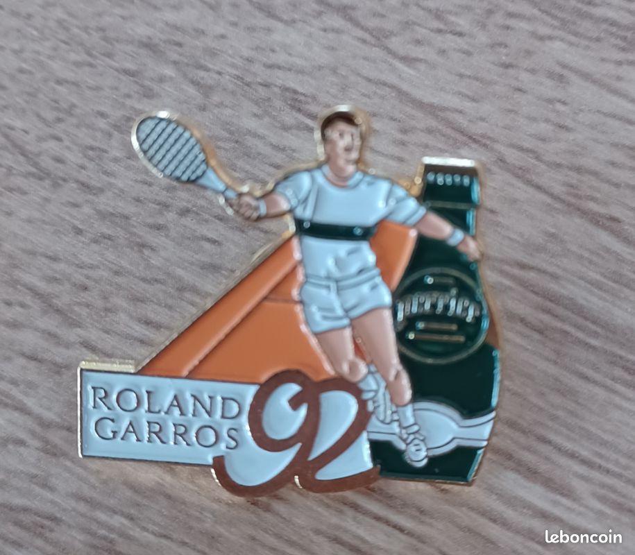 pin's tennis / Roland Garros - Peugeot (époxy