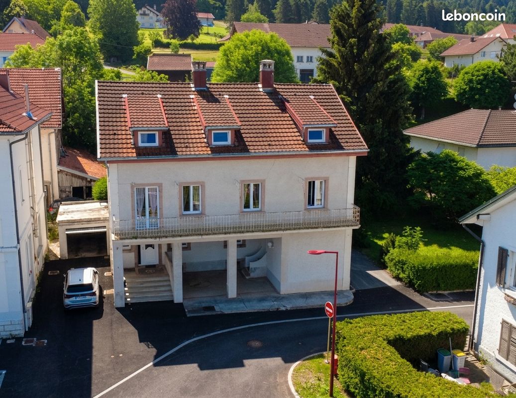 Maison 10 pièces 215 m² · à Damprichard · 215 m² · 379 000 €