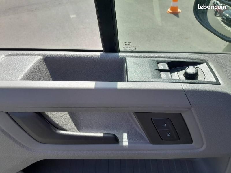 Volkswagen Crafter Fg 35 L3H3 2.0 TDI 140ch Business Traction BVA8 (image 26)
