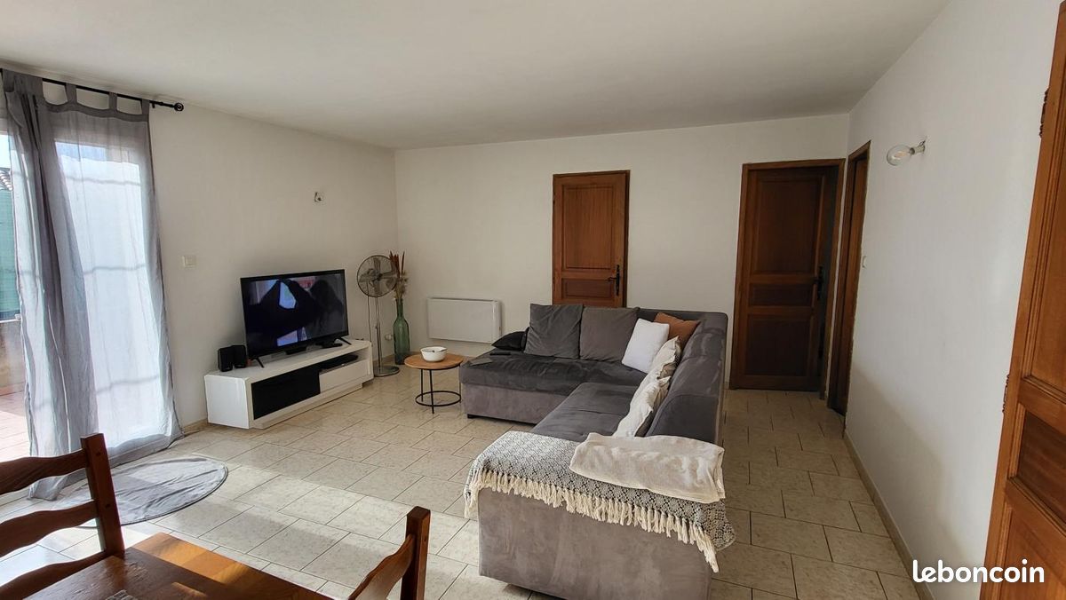 Maison 3 pièces 71 m² · à Villelaure · 71 m² · 833 €