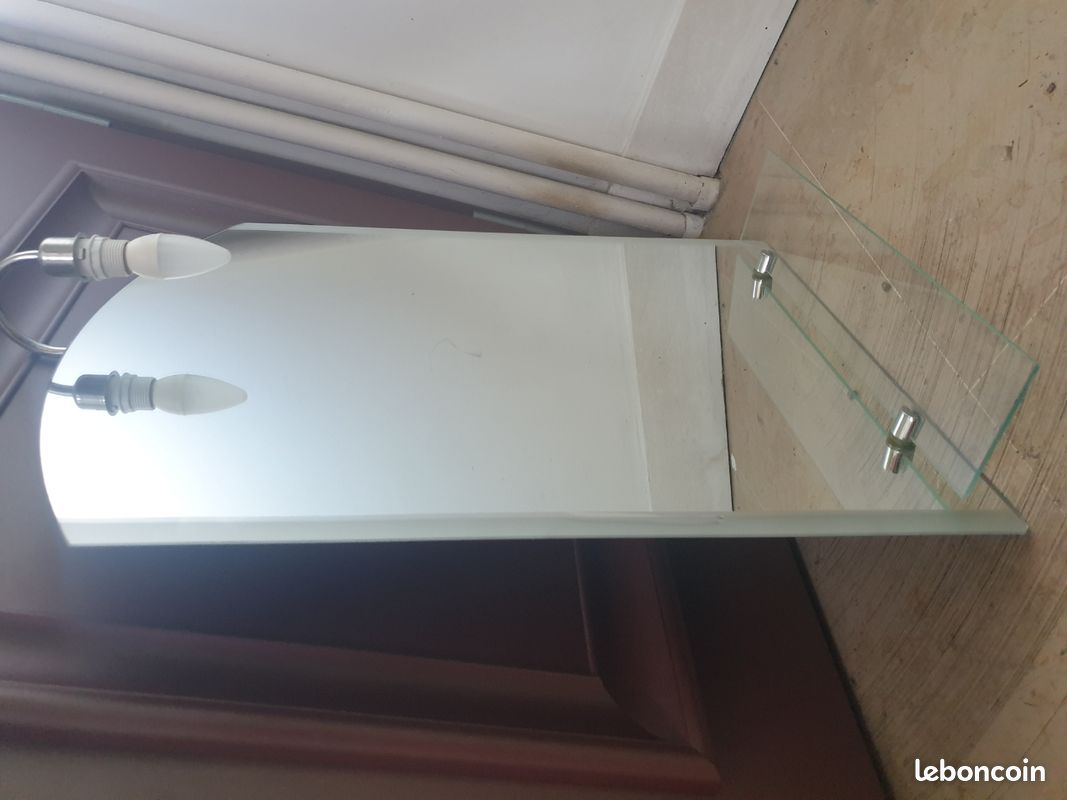 Miroir ancien de salle de bains avec lampe et tablette (image 2)