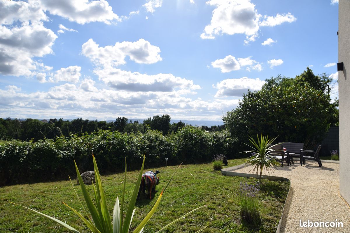 Maison 6 pièces 136 m² · à Saint-Just-Saint-Rambert · 136 m² · 549 000 €