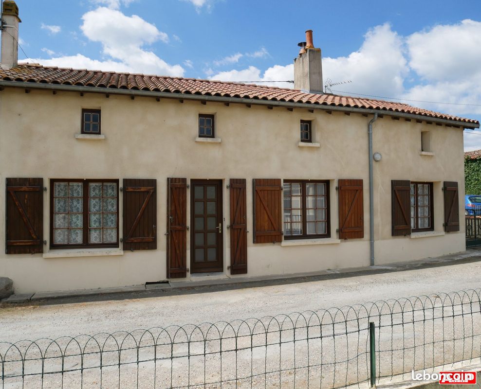 Maison 4 pièces 102 m² · à Moncoutant-sur-Sèvre · 102 m² · 129 700 €