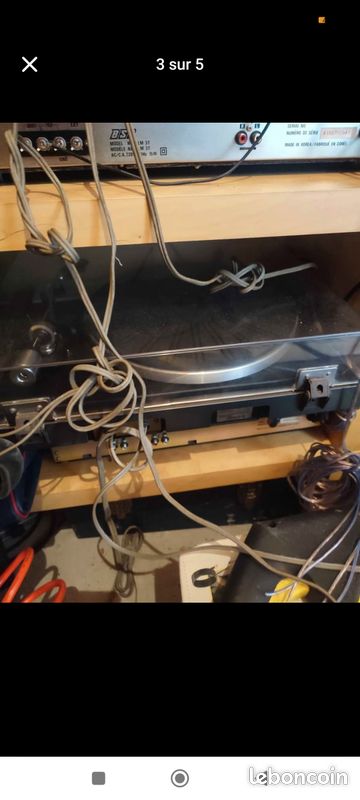 Tourne disque avec enceinte (image 2)