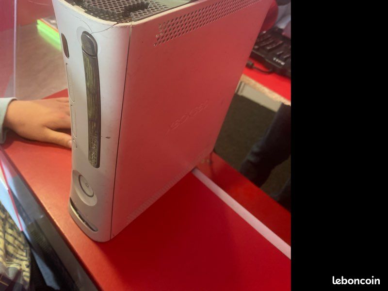 Xbox un peu abîmé (image 1)