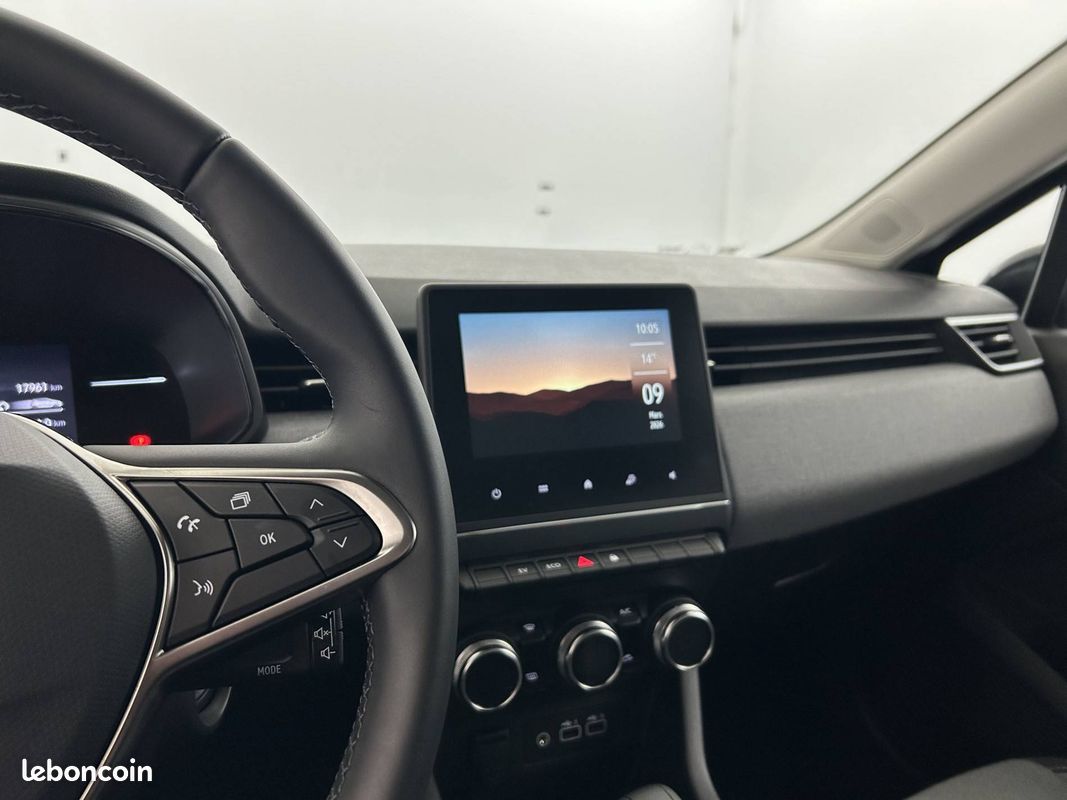 RENAULT Clio E-Tech full hybrid 145 ch GSR2 Evolution (image 12)