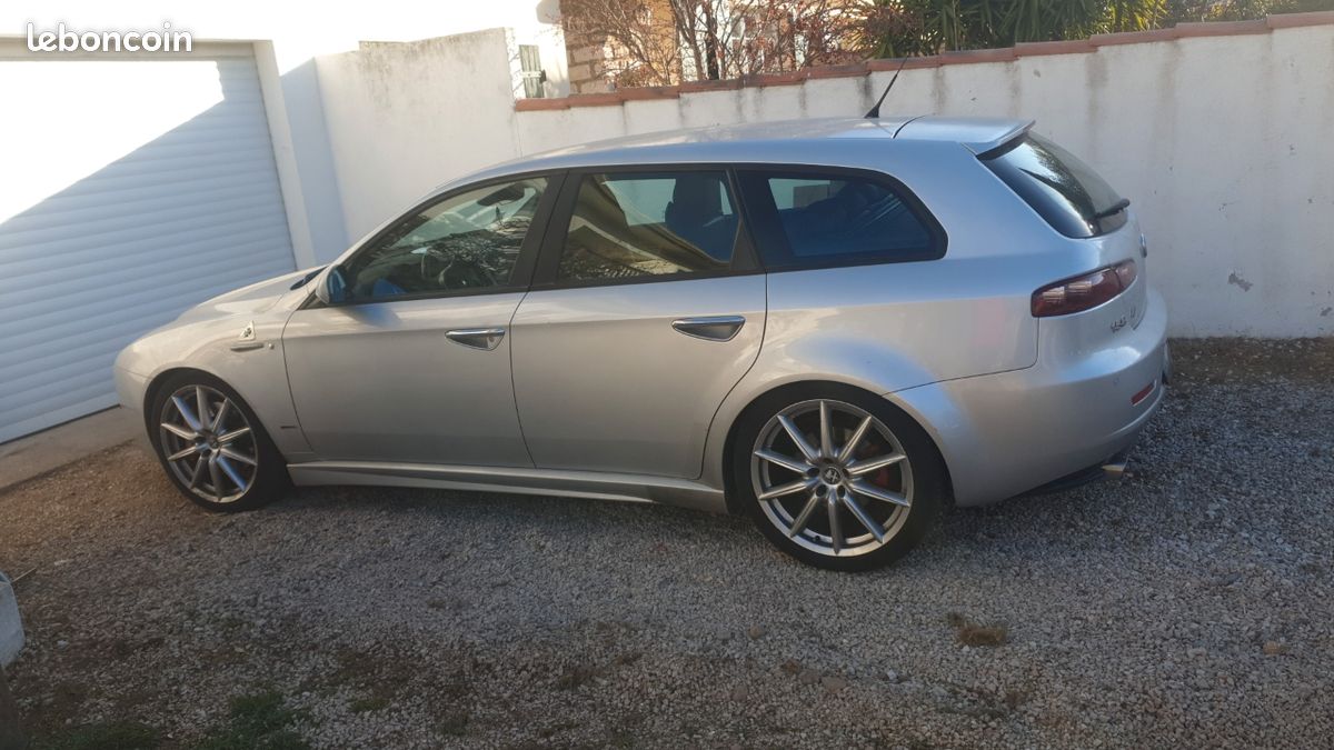 Alfa 159 2.4 sw ti Q4 pour pièces (image 2)
