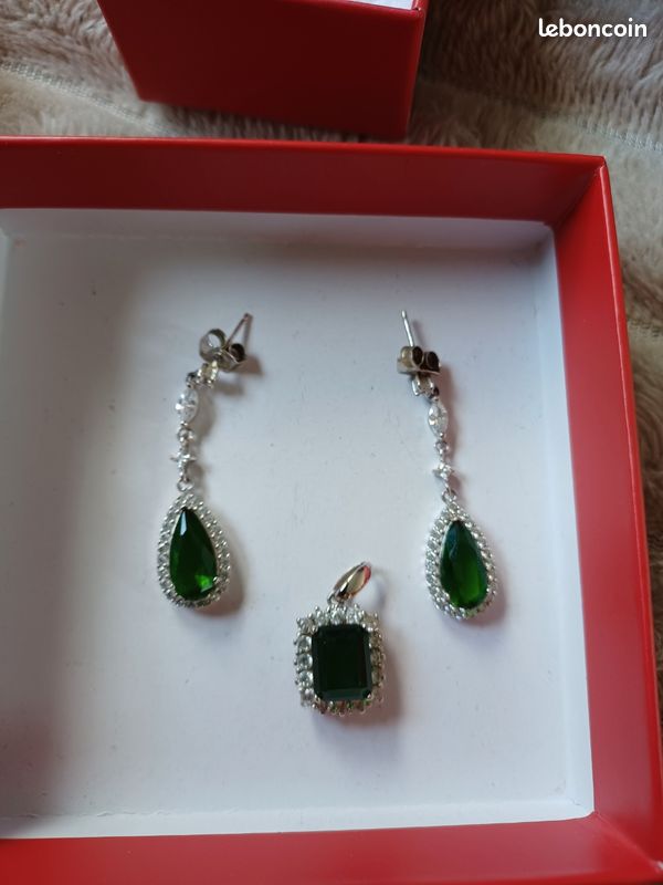 Parure boucles d oreilles et collier femme (image 1)