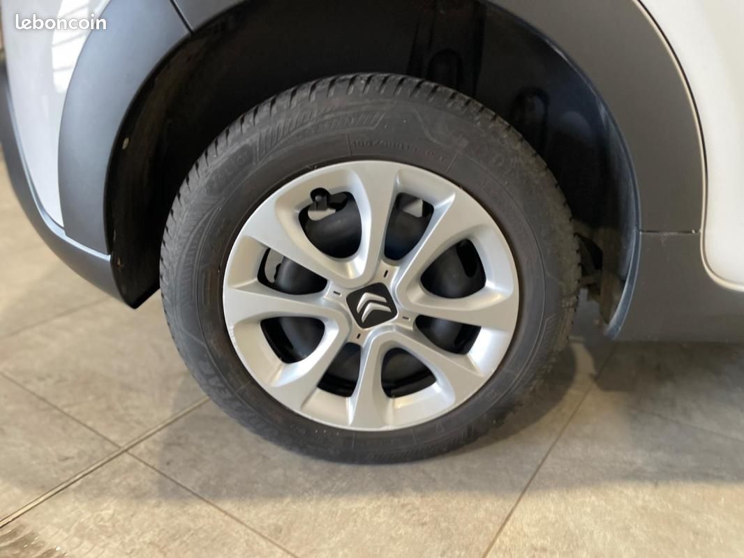 Citroën C3 SOCIETE BLUEHDI 100 S&S BVM6 FEEL BUSINESS R (image 32)