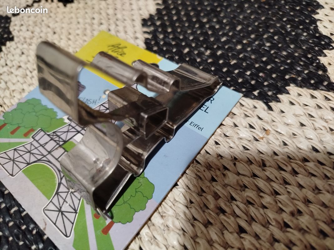 Emporte pièce Tour Eiffel 7.5cm neuf (image 2)