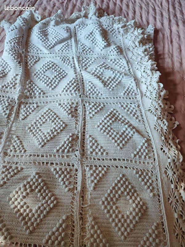 Dessus de lit ancien au crochet (image 3)