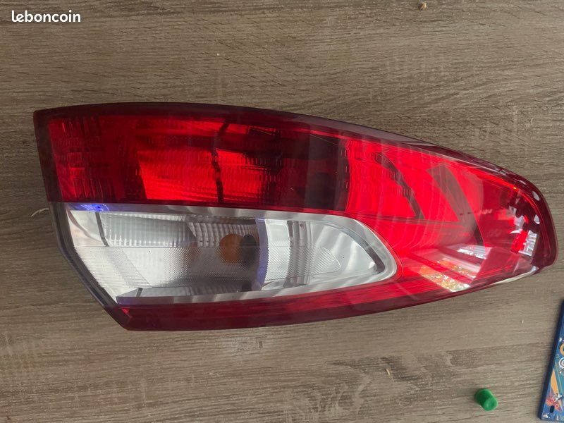 Optique arrière gauche Renault fluence (image 1)