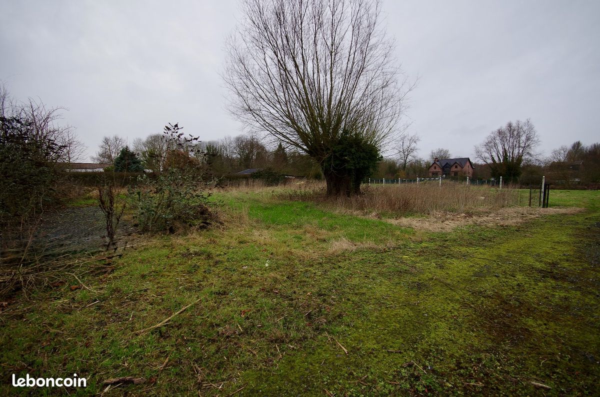 Terrain 702 m² ESTRUN · 45 000 €