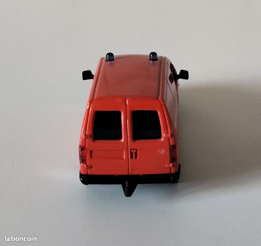 Camion miniature de pompier 15 échelle 1:43 "Peugeot Expert" (image 6)