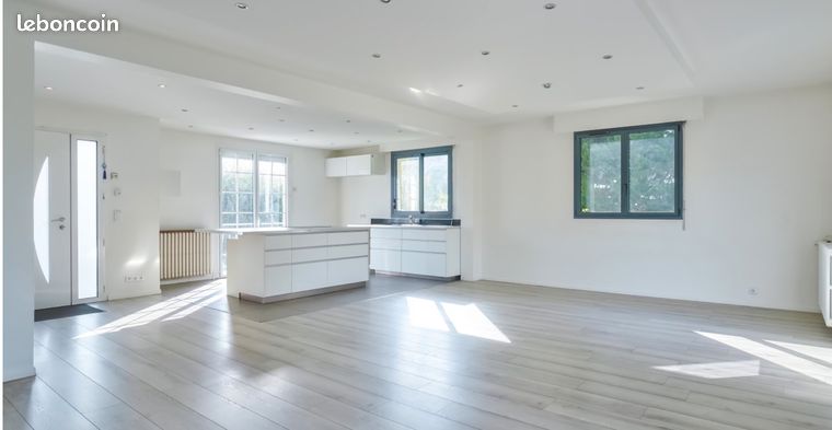 Maison 7 pièces 215 m²
