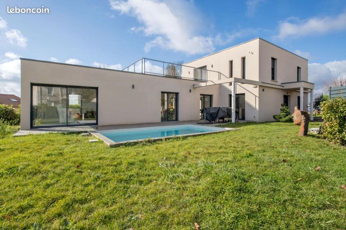 Villa 6 pièces 214 m²