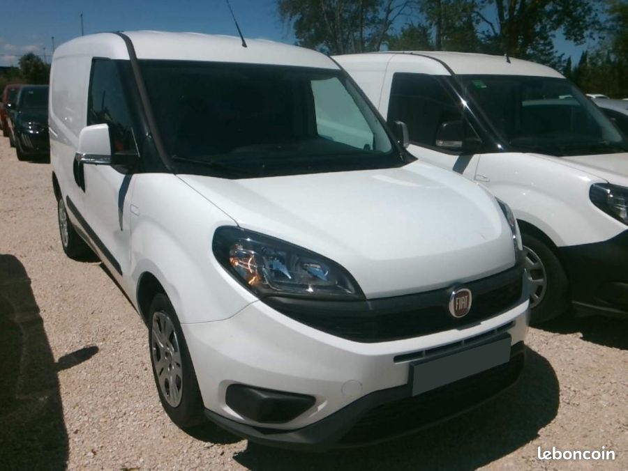 Fiat Doblo 3 places Prix TTC 1.6 MJTD 105cv Pro lounge Garantie 12 mois (image 1)