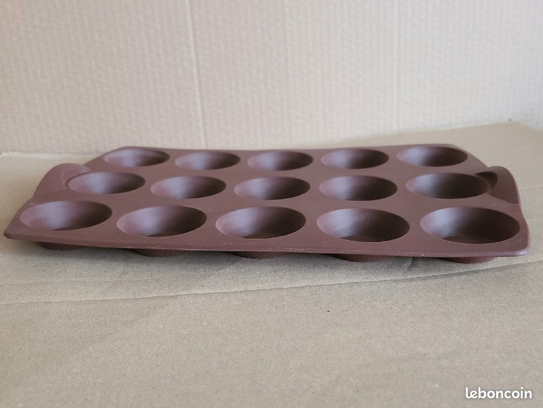 Moule à Mini Tartelettes silicone avec découpoir Tupperware neuf (image 2)