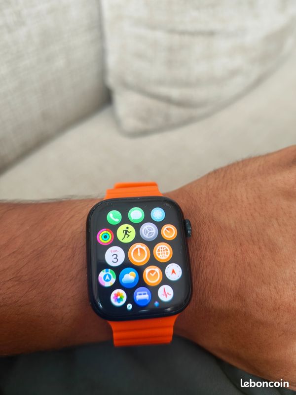Apple Watch Series 8 45mm GPS + Cellular – 86% batterie – 2 bracelets inclus (image 2)
