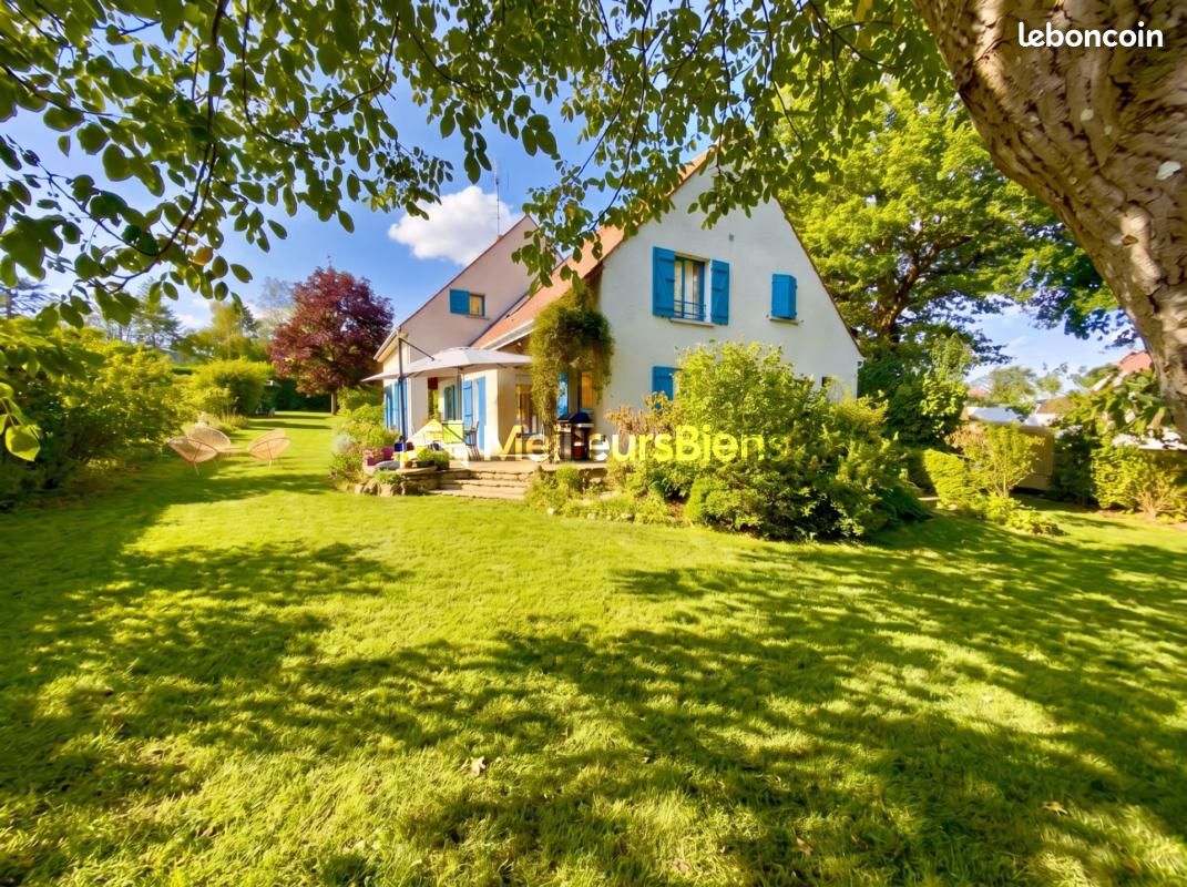 Maison 7 pièces 197 m² · à Auffargis · 197 m² · 524 000 €