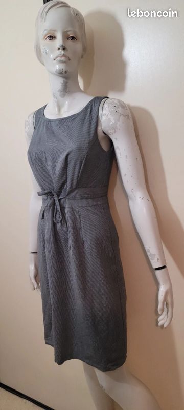 Robe Caroll Grise Taille 40 - Sans Manches, Doublée, Style Casual - Occasion Très Bon état !