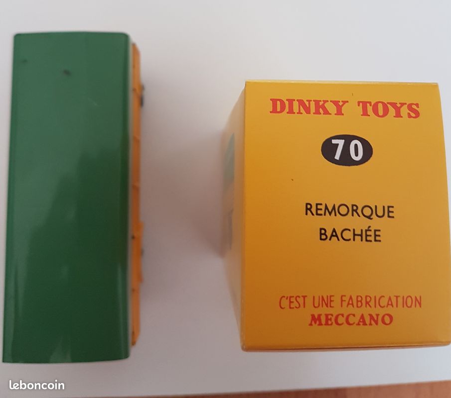 Miniature Tracteur Willeme et semi-remorque bâchée Dinky Toys