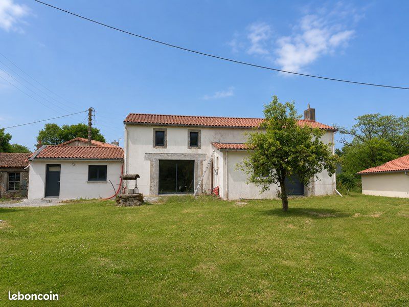 Maison 4 pièces 190 m² · à Courlay · 190 m² · 175 000 €