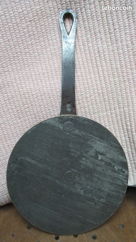 Petit couvercle cuivre acien (image 2)