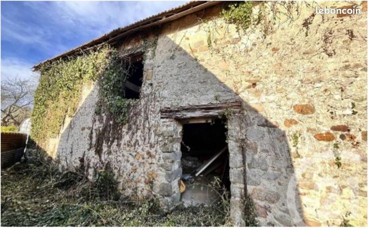 Grange à rénover avec certificat d’urbanisme – Emplacement calme