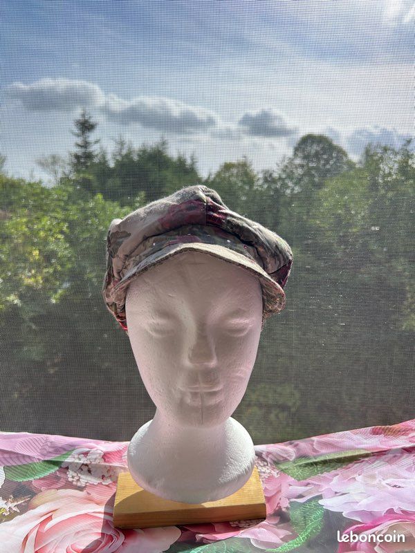 Casquette gavroche fleurie vintage T.53 – strass – rose bordeaux (image 8)
