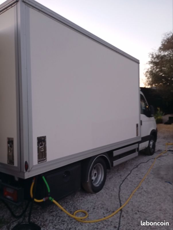 Iveco daily caisse (image 2)
