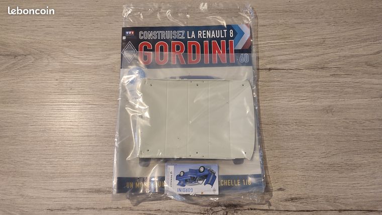 Clip 99E N°99 pièce détachée Renault R8 Gordini 1/8 Eaglemoss #A67